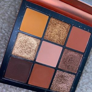 Huda Beauty topaz obsession